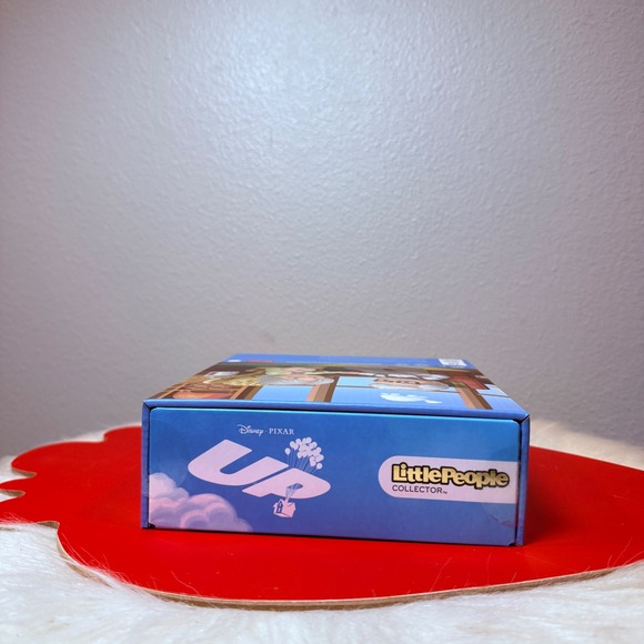 Disney Pixar Up Little People Collector Carl and Ellie Figure Set JKR59 NEW - Picture 6 of 6